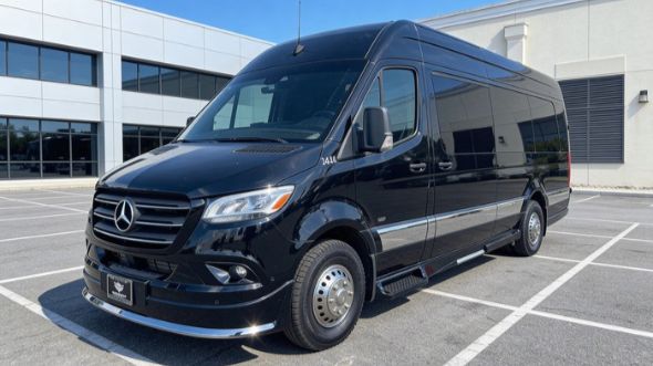 10 passenger sprinter van springfield