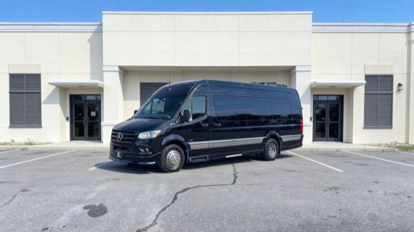 15 passenger sprinter van springfield